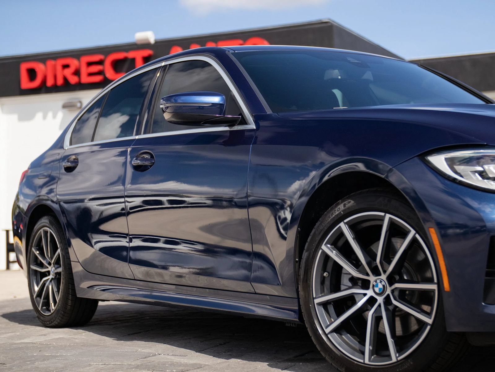 Used 2020 BMW 330i xDrive Sedan AWD/4WD image 2