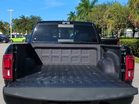 New 2026 RAM 2500 Laramie AWD/4WD image 13