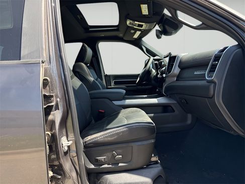 Used 2025 RAM 3500 Laramie image 10