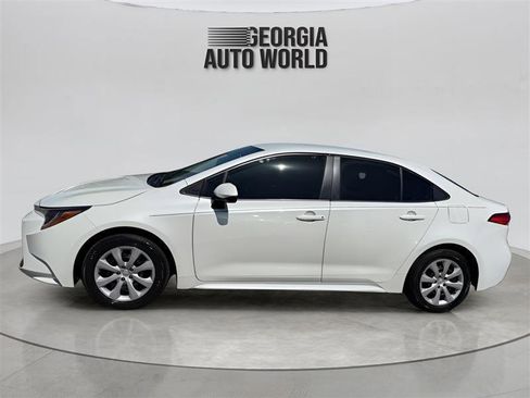 Used 2021 Toyota Corolla LE FWD image 4