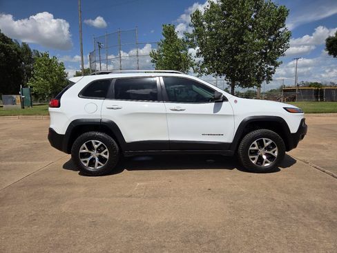 Used 2014 Jeep Cherokee Trailhawk w/ Comfort/Convenience Group AWD/4WD image 26