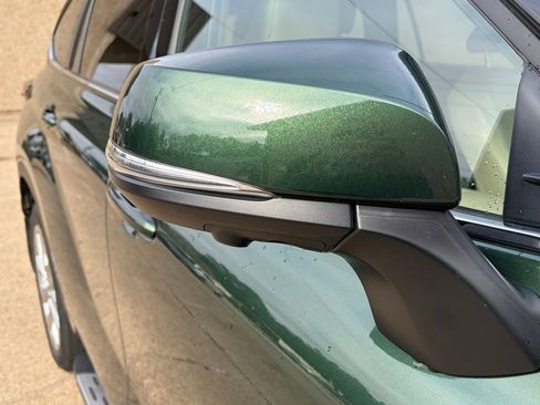 Used 2024 Toyota Highlander Limited image 20