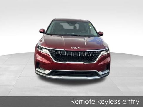 Certified 2024 Kia Carnival LX image 3