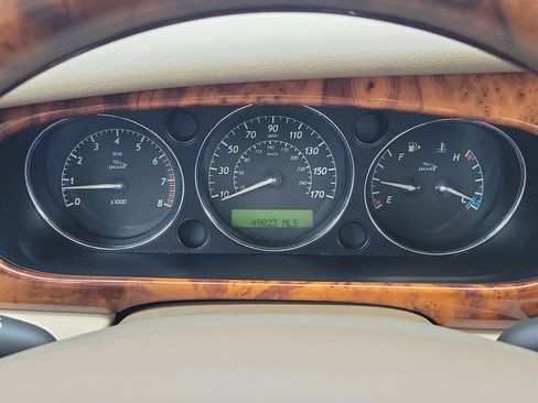 Used 2004 Jaguar XJ8 image 25