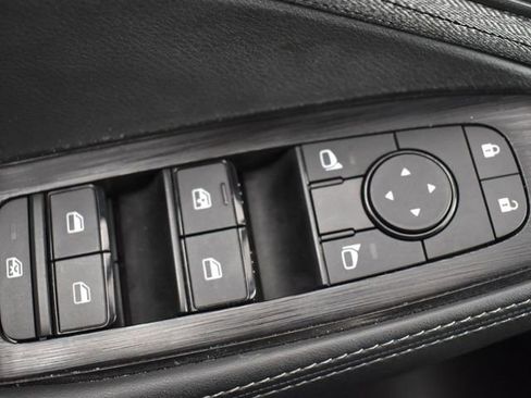 Used 2023 Nissan Rogue SV AWD/4WD image 27