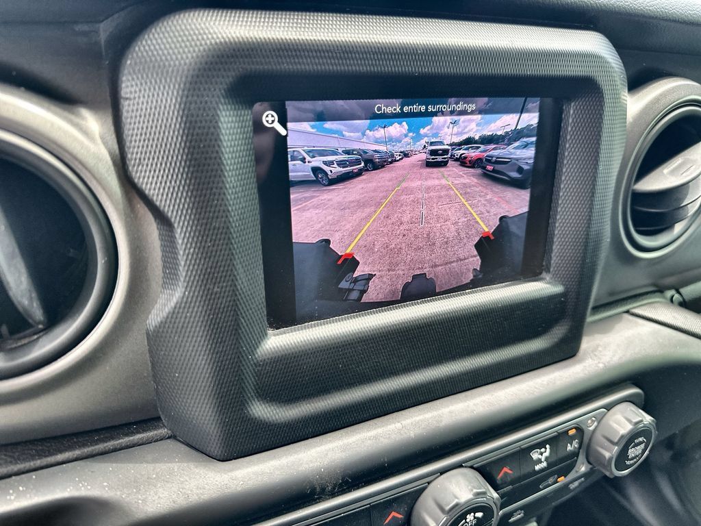 Used 2021 Jeep Gladiator Sport AWD/4WD image 29