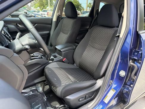Used 2018 Nissan Rogue SV FWD image 31