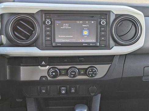 Used 2018 Toyota Tacoma SR5 image 18