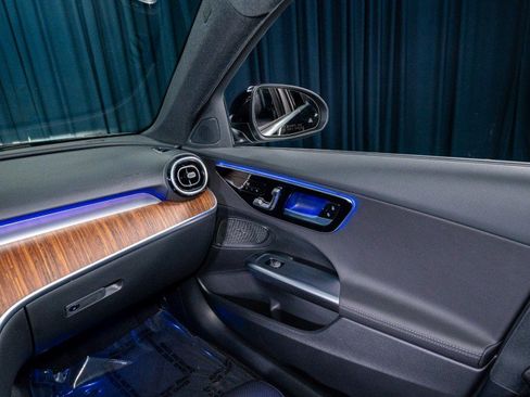 Certified 2025 Mercedes-Benz C 300 Sedan image 22