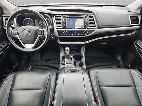 Used 2017 Toyota Highlander XLE w/ Protection Package #3 image 11