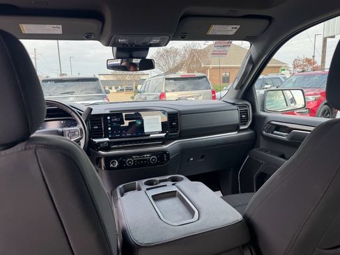 Used 2022 Chevrolet Silverado 1500 LT image 19