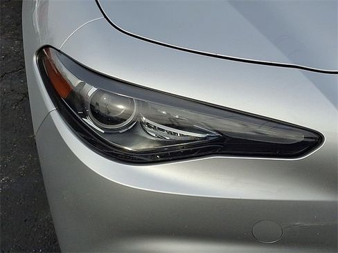 Used 2020 Alfa Romeo Giulia Base w/ Nero Edizione image 9