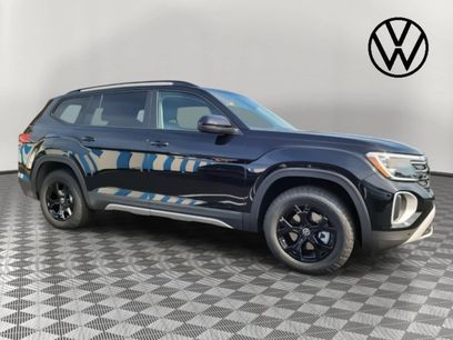 New 2025 Volkswagen Atlas Peak Edition SE