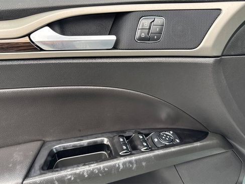 Used 2013 Ford Fusion Energi SE image 11