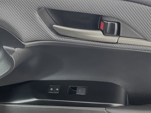 Used 2025 Toyota Camry SE w/ Convenience Package image 32