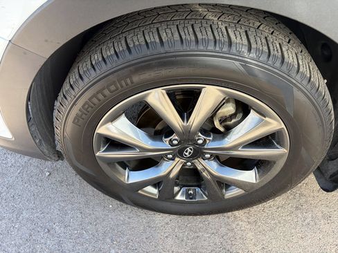 Used 2017 Hyundai Santa Fe Sport FWD image 5