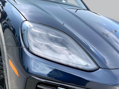 Used 2026 Porsche Cayenne Coupe AWD/4WD image 26