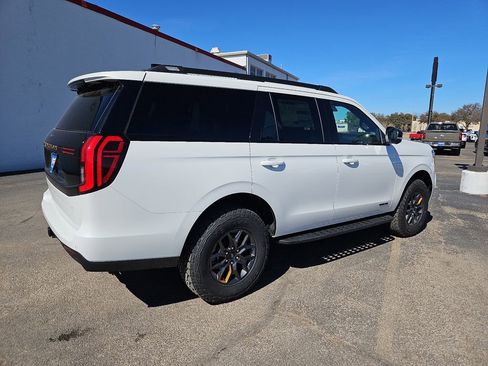 New 2026 Ford Expedition Tremor image 13