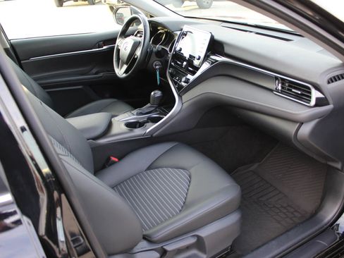 Used 2023 Toyota Camry SE image 26