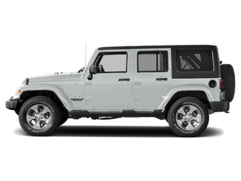 Used 2018 Jeep Wrangler Unlimited Sahara image 3