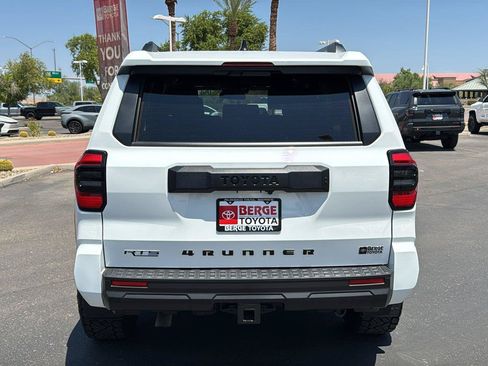 Used 2025 Toyota 4Runner SR5 AWD/4WD image 7
