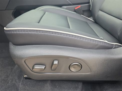 New 2026 GMC Acadia Denali w/ Super Cruise Package image 30