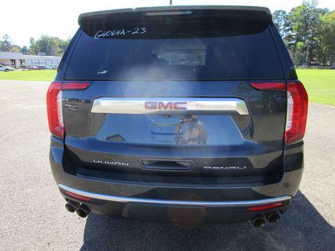 Used 2022 GMC Yukon XL Denali image 8