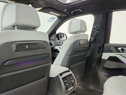 Used 2026 BMW X7 xDrive40i image 35