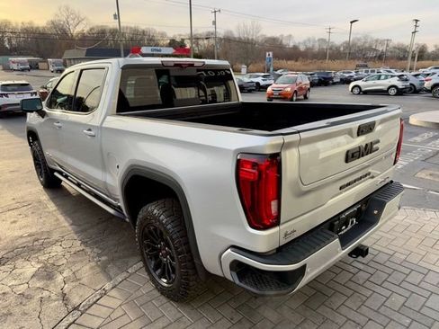 Used 2022 GMC Sierra 1500 AT4X image 9