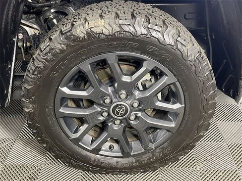 Used 2023 Toyota Tundra Platinum image 33