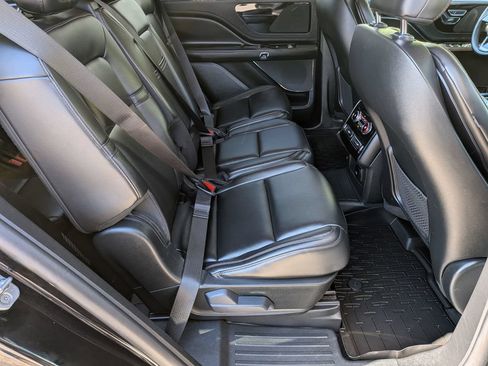 Used 2024 Lincoln Aviator AWD image 31