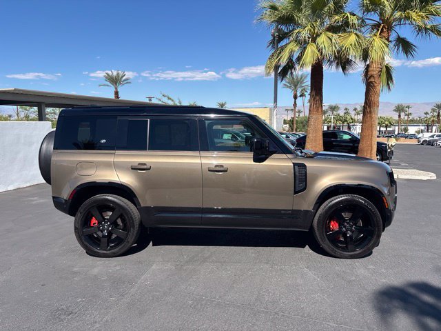 Used 2023 Land Rover Defender 110 X AWD/4WD image 4
