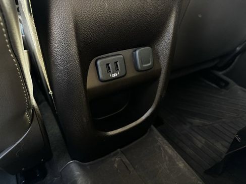 Certified 2021 GMC Canyon Denali image 7