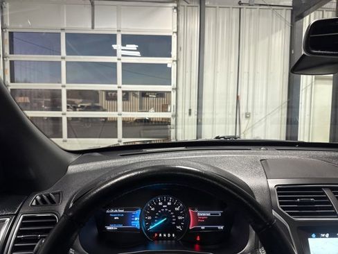 Used 2018 Ford Explorer Limited w/ Equipment Group 301A image 10