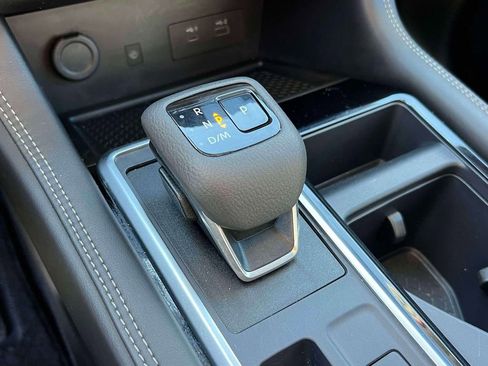 Certified 2025 Nissan Pathfinder Platinum image 30