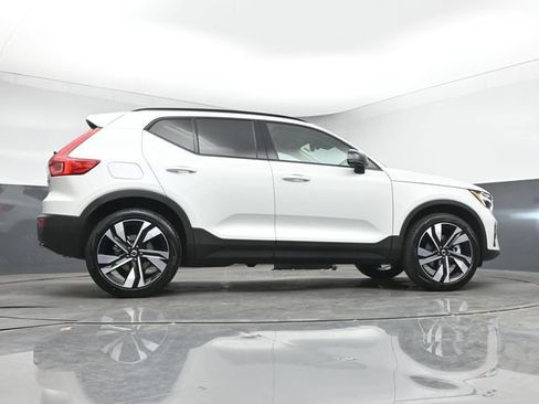 New 2026 Volvo XC40 B5 Plus w/ Climate Package AWD/4WD image 43