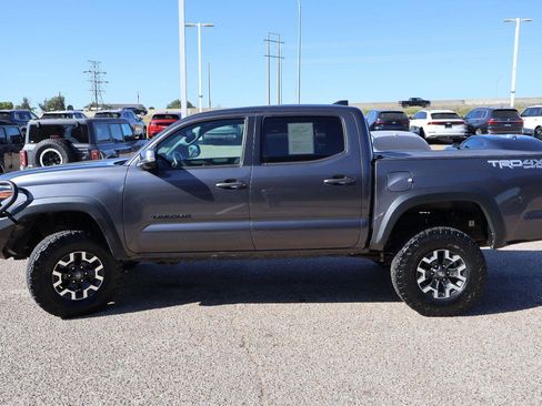 Used 2022 Toyota Tacoma TRD Off-Road w/ Technology Package AWD/4WD image 6