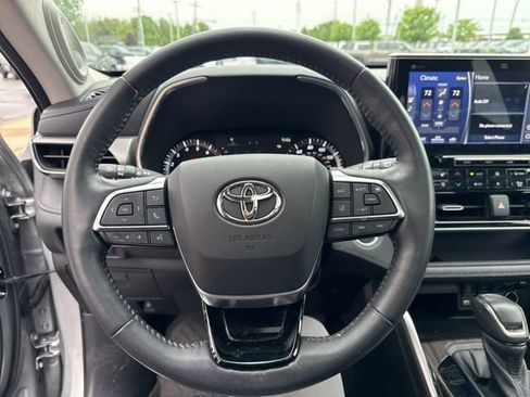 Used 2021 Toyota Highlander Platinum AWD/4WD image 20