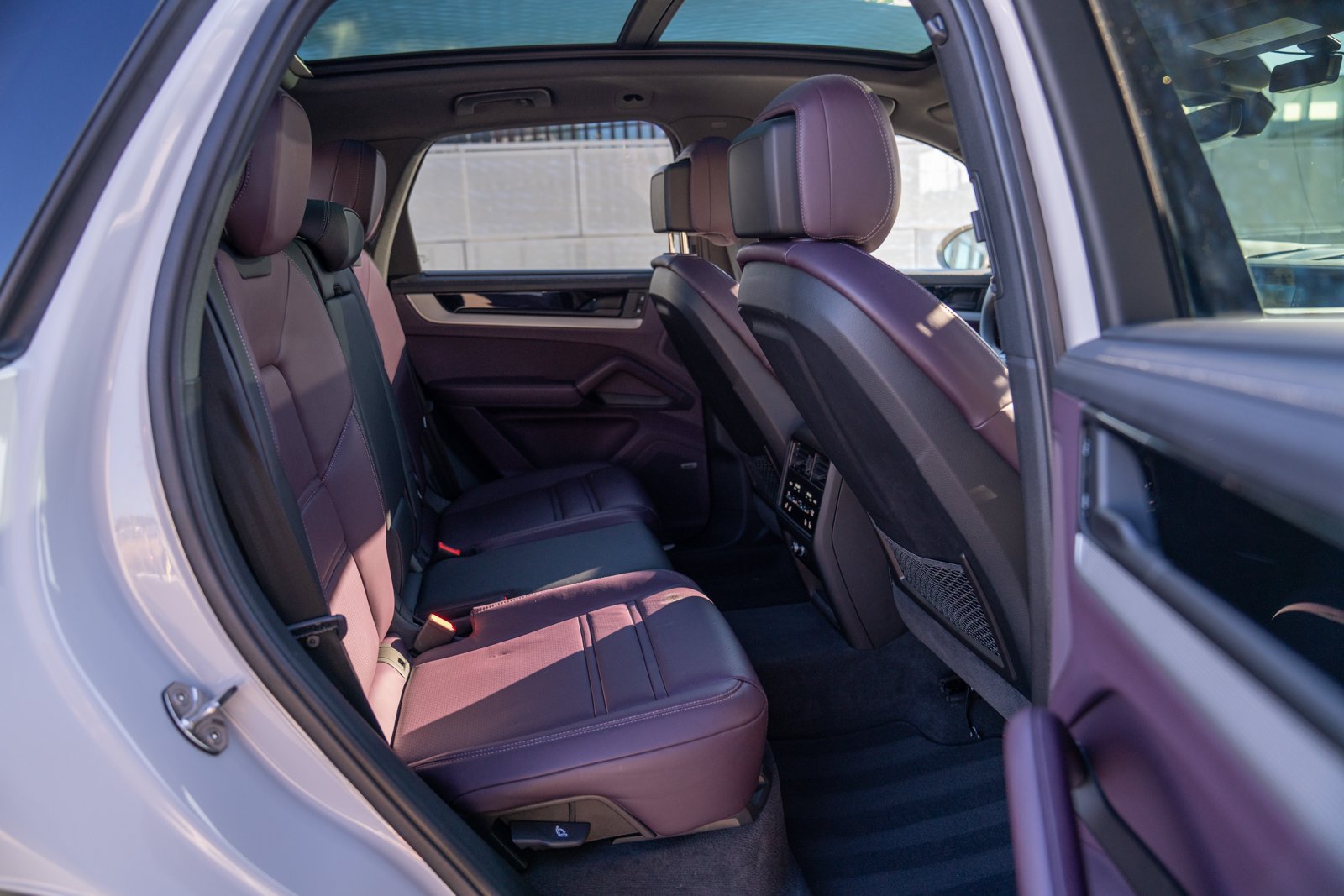 Certified 2024 Porsche Cayenne AWD/4WD image 23