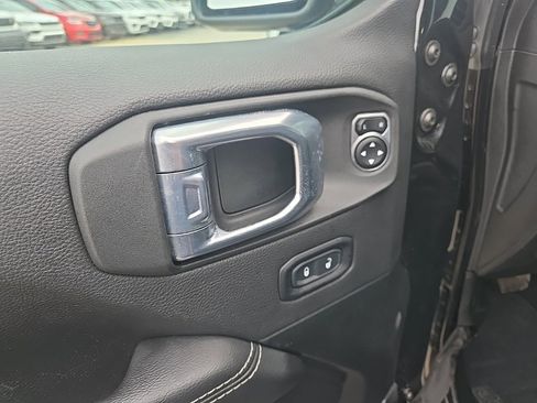 Used 2021 Jeep Gladiator Overland w/ Popular Equipment Package image 38