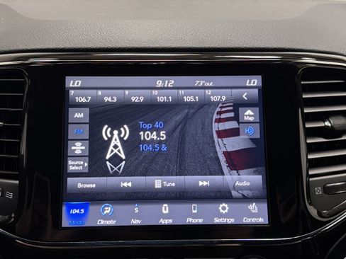 Used 2021 Jeep Grand Cherokee Limited w/ Premium Lighting Group AWD/4WD image 37