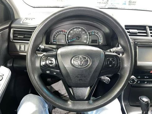 Used 2015 Toyota Camry LE FWD image 14