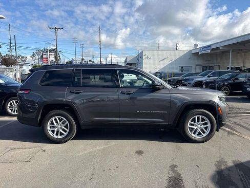 Used 2023 Jeep Grand Cherokee L Laredo image 2