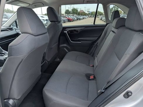 Used 2022 Toyota RAV4 LE AWD/4WD image 25