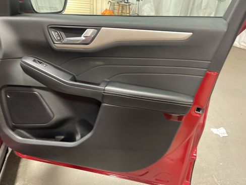 Used 2022 Ford Escape SEL image 10