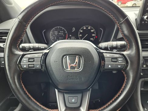 Used 2024 Honda Pilot TrailSport image 11