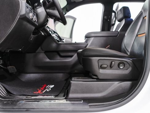 Used 2024 GMC Sierra 3500 AT4 w/ AT4 Premium Plus Package image 27