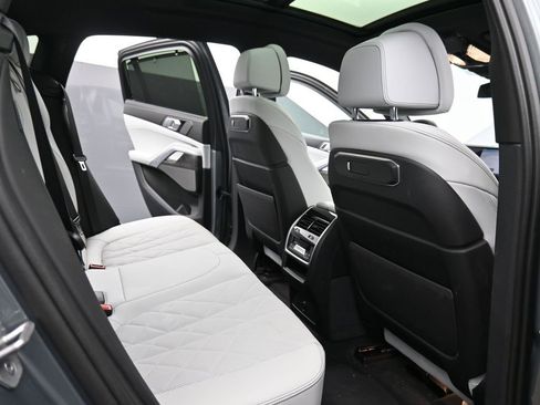 Used 2024 BMW X6 xDrive40i w/ Premium Package image 19