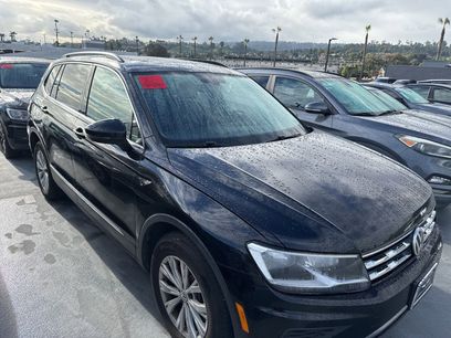 Used 2018 Volkswagen Tiguan SE w/ Panoramic Sunroof Package