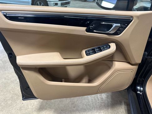 Used 2015 Porsche Macan S image 21
